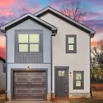 Vacation Home In Clt King And 3Q