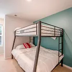 Uptown Charlotte Stay 3B 2B King Bed Sleeps 8