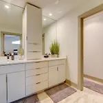 Modern With Yard 3 Mi To Uptown Charlotte! *