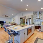 Holiday home Modern With Yard 3 Mi To Uptown Charlotte! Charlotte