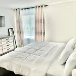Spacious 4-bedroom House,6beds With Office Space