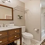 Holiday home Gorgeous 2 Bedroom Near Carowinds - Patio - Pool