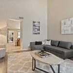 Gorgeous 2 Bedroom Near Carowinds - Patio - Pool *