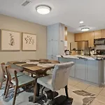 Gorgeous 2 Bedroom Near Carowinds - Patio - Pool