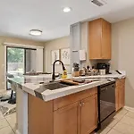 Gorgeous 2 Bedroom Near Carowinds - Patio - Pool Holiday home