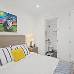 2 Unit Modern Close To Uptown Apartment *