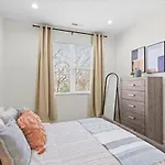 Apartment 2 Unit Modern Close To Uptown *
