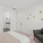 2 Unit Modern Close To Uptown *