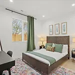 2 Unit Modern Close To Uptown Charlotte