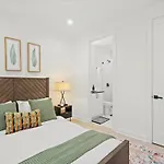 2 Unit Modern Close To Uptown *