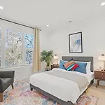 2 Unit Modern Close To Uptown Charlotte