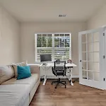 Beautifull House Near Airport Holiday home