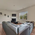 Beautifull House Near Airport Holiday home *