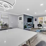 Spacious 4br Holiday home Charlotte