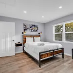 Spacious 4br Holiday home Charlotte