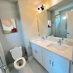 Brand New Build 10 Min- Uptown Holiday home Charlotte