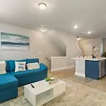 Holiday home Brand New Build 10 Min- Uptown