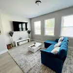 Holiday home Brand New Build 10 Min- Uptown *
