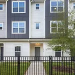 Brand New Build 10 Min- Uptown Holiday home Charlotte