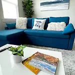Holiday home Brand New Build 10 Min- Uptown *