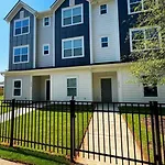 Holiday home Brand New Build 10 Min- Uptown