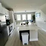 Brand New Build 10 Min- Uptown Charlotte