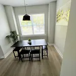 Brand New Build 10 Min- Uptown Holiday home *