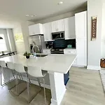 Brand New Build 10 Min- Uptown * Charlotte