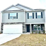 Spacious 3-Bedrooms House In Charlotte