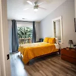 Urban Nest Holiday home *