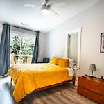 Urban Nest Holiday home *