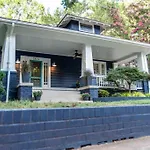 Elizabeth Bungalow, Fenced Yard, Fireplaces, Grill