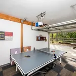 Holiday home 3br Escape Pool Hot Tub Theater *