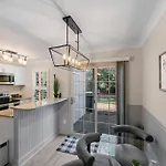 Holiday home Golf Oasis Modern Townhome!