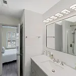 Golf Oasis Modern Townhome! Holiday home *