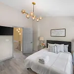 Holiday home Golf Oasis Modern Townhome! *