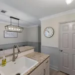 Golf Oasis Modern Townhome! *
