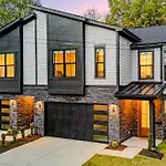 Modern 4Br Retreat In Uptown!