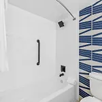 Express By Marriott South End 3*