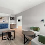 Express By Marriott South End Hotel