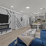 Retreat: Luxury 4br Heaven Holiday home Charlotte