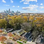Holiday home Retreat: Luxury 4br Heaven Charlotte