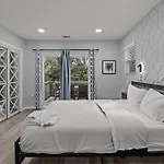 Retreat: Luxury 4br Heaven Holiday home *