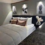 Perfect Uptown Loft-2 Min Walk To City's Spots Charlotte
