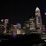Apartment Perfect Uptown Loft-2 Min Walk To City's Spots *