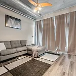 Perfect Uptown Loft-2 Min Walk To City's Spots Charlotte