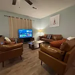 Apartment 3 Bedroom Townhouse-max 8 Guests