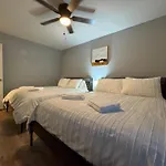 3 Bedroom Townhouse-max 8 Guests Apartment