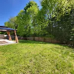 Spacious 4 Bdrm Fenced Yard With Garage