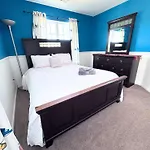 Spacious 4 Bdrm Fenced Yard With Garage